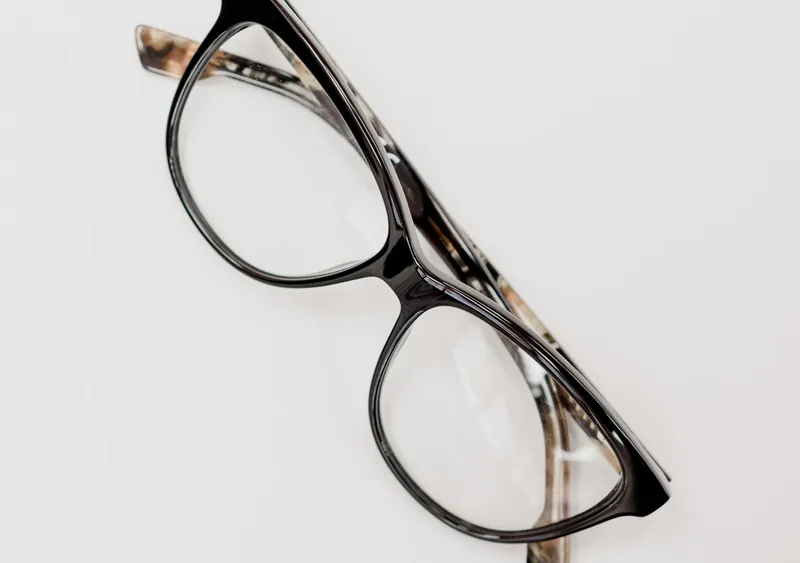Black Cat-eye Acetate Frame