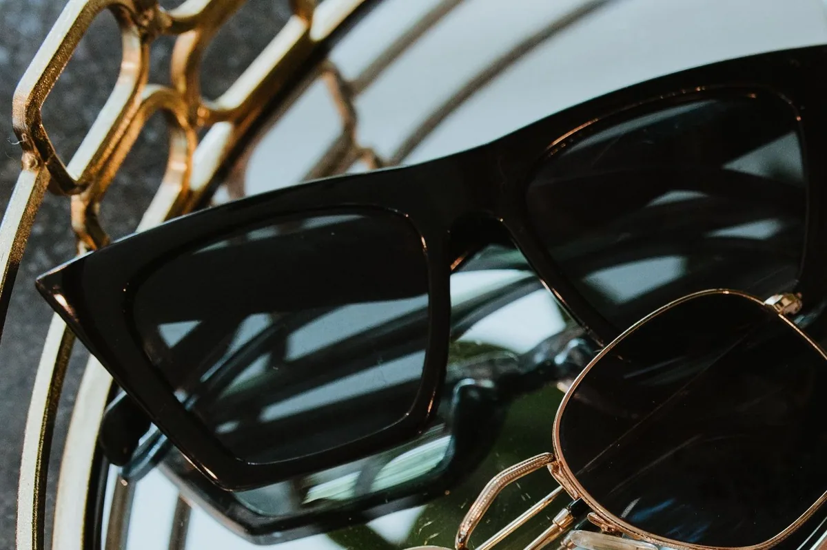 Black Cat-eye Sunglasses