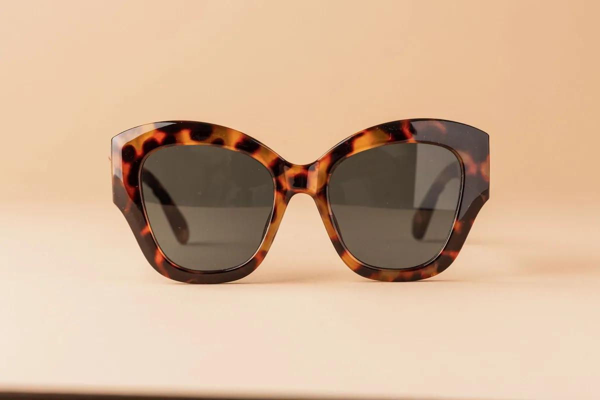 Oversized Tortoise Cat-eye Sunglasses